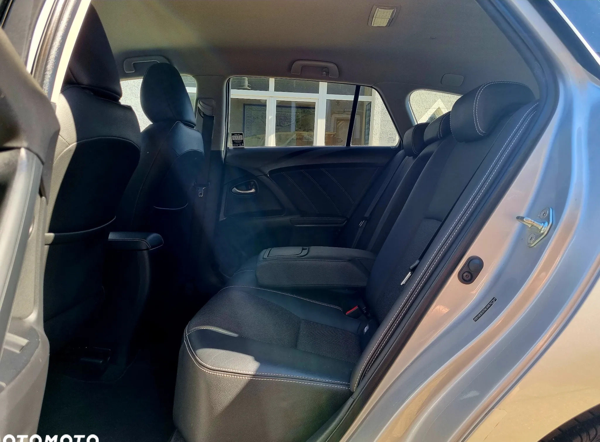 Toyota Avensis cena 65900 przebieg: 139000, rok produkcji 2018 z Legionowo małe 277